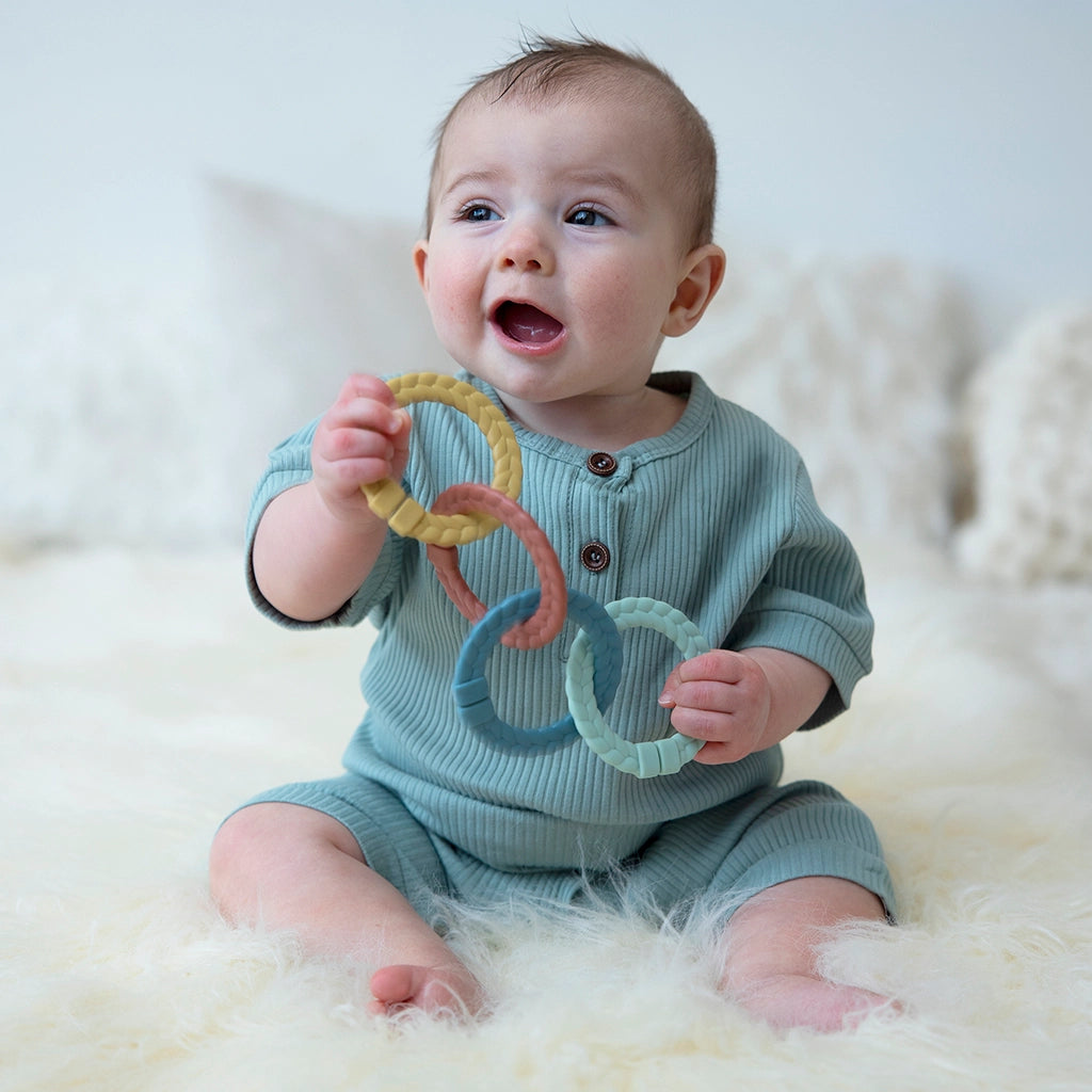 Itzy Rings Linking Teether Rings