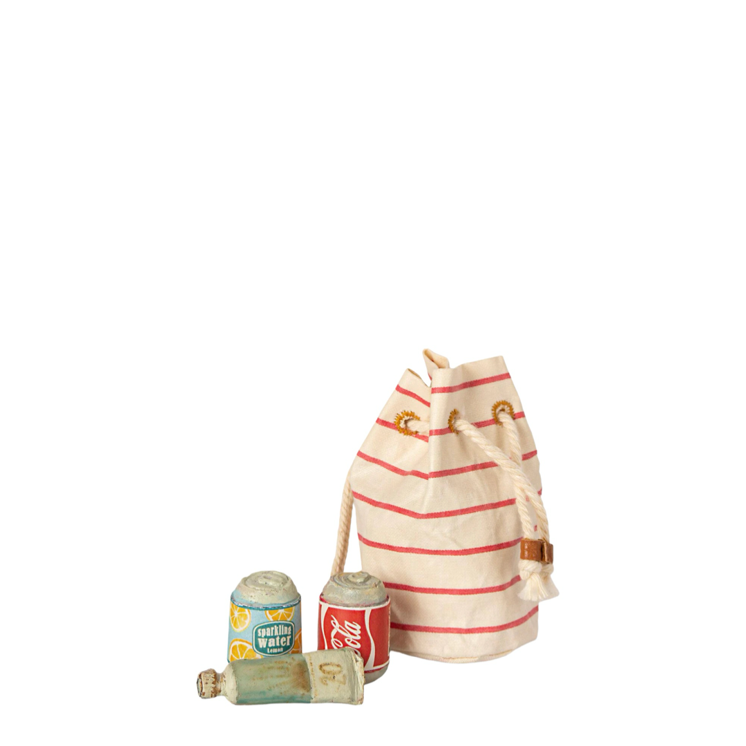 Bag with Beach Essentials | Mouse